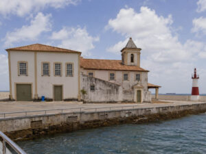 Ponta de Humaitá - Farol e Igreja de Monte Serrat