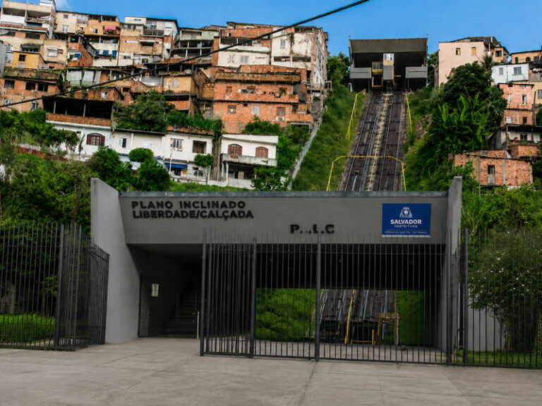 Plano Inclinado Liberdade-Calçada